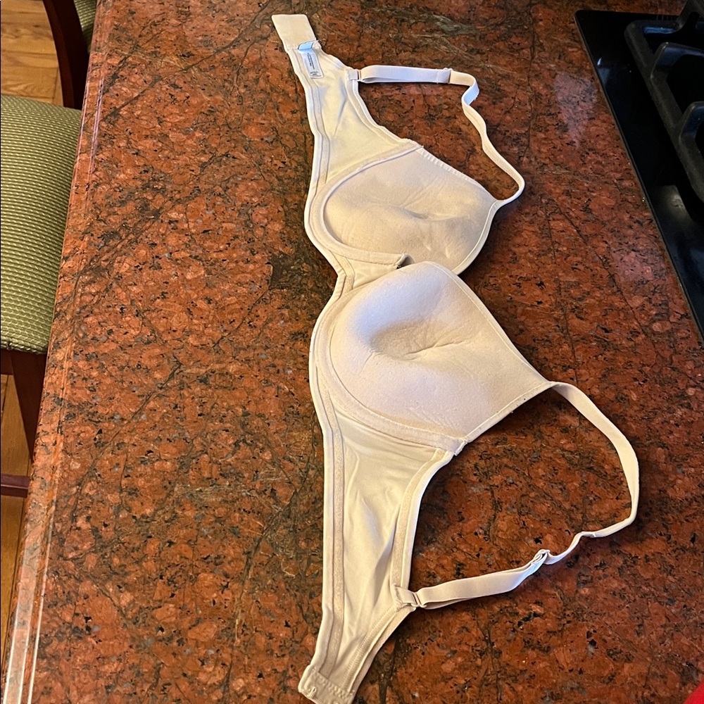 BODY by Victoria’s Secret Cream Bra 36C - Picture 3 of 5